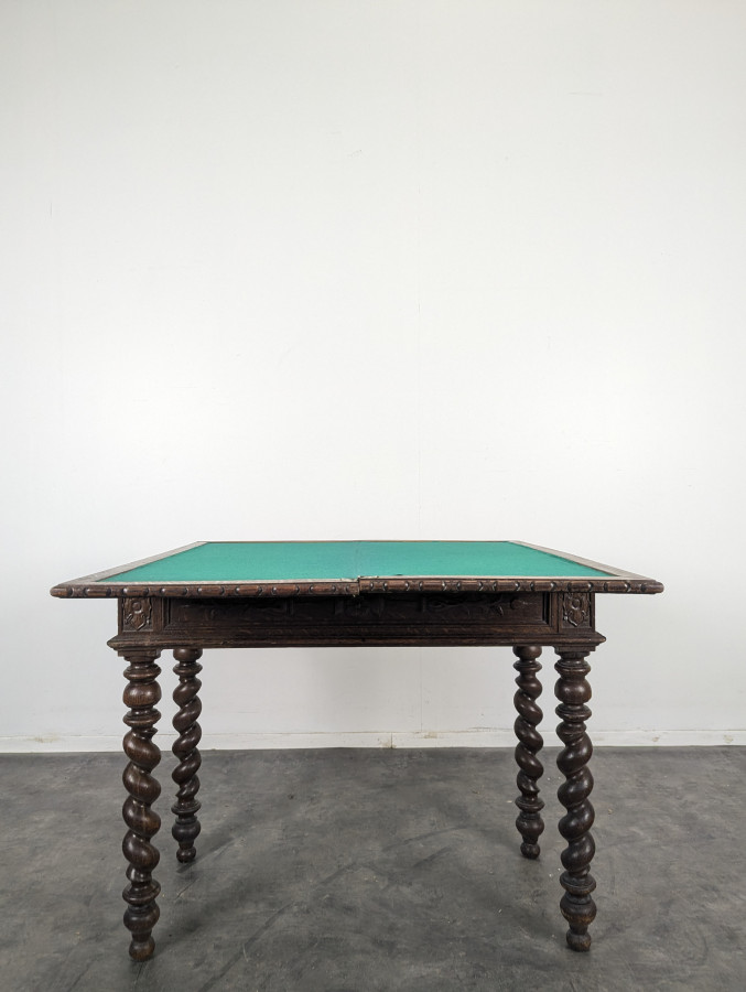 Table à jeu de style Louis XIII en chêne