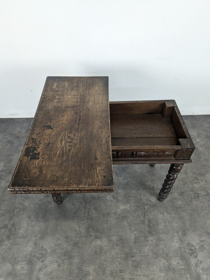 Table à jeu de style Louis XIII en chêne