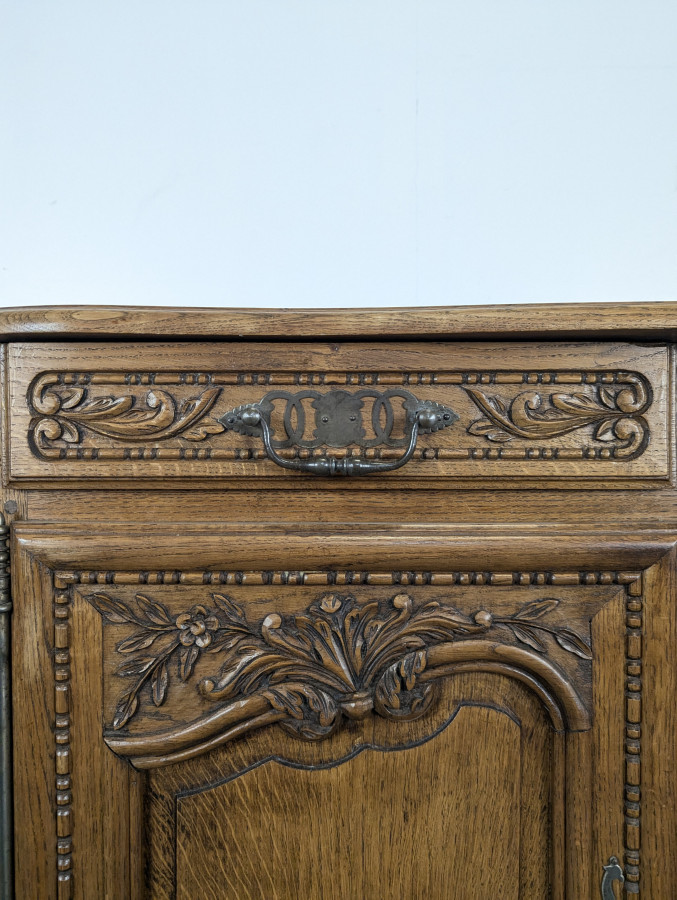 Enfilade normande en chêne massif sculpté