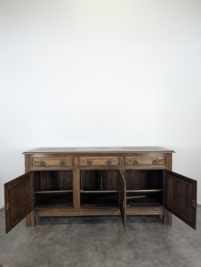 Buffet brutaliste dans l'esprit de Dudouyt
