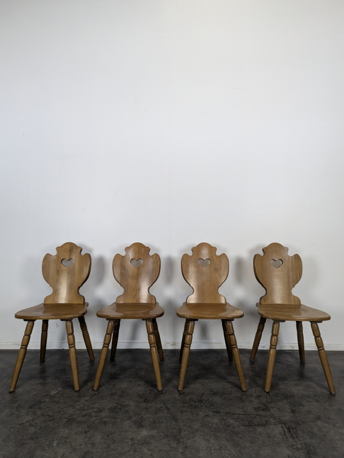Série de 4 chaises savoyardes de montagne