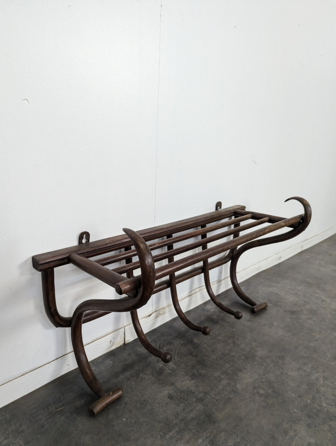 Patères de la maison Thonet