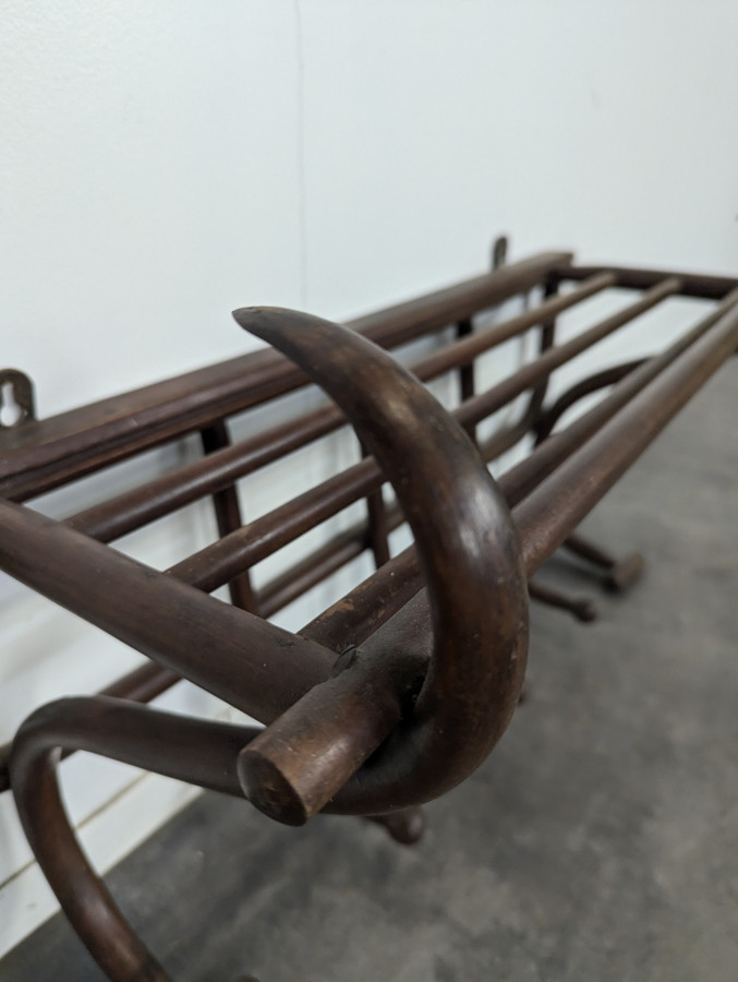 Patères de la maison Thonet