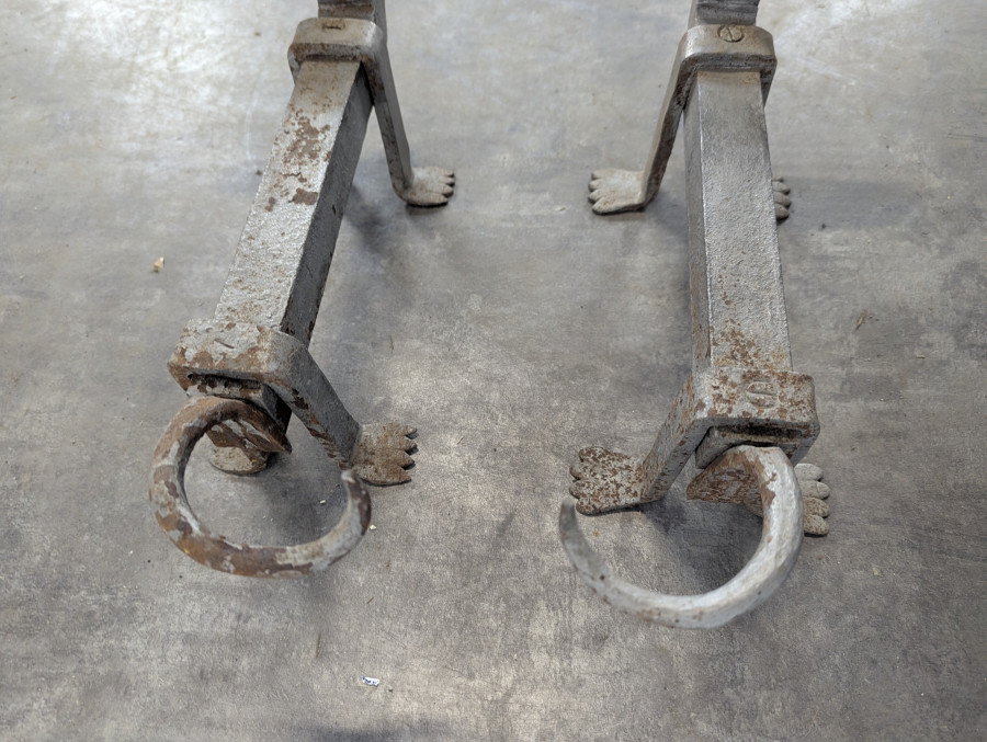 Paire de chenets zoomorphes, couple de teckels