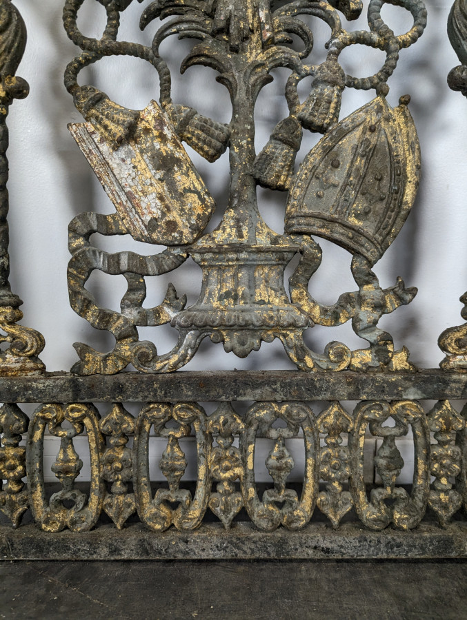 Paire de portes en fonte de coeur d'église fin XIXème