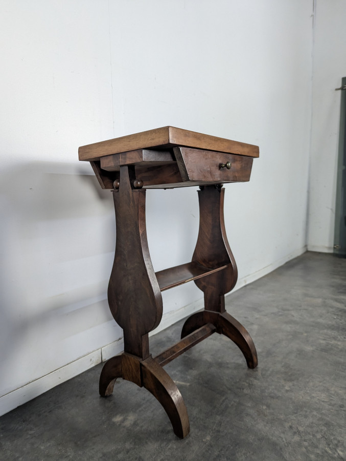 Table d'appoint travailleuse en Acajou époque Restauration