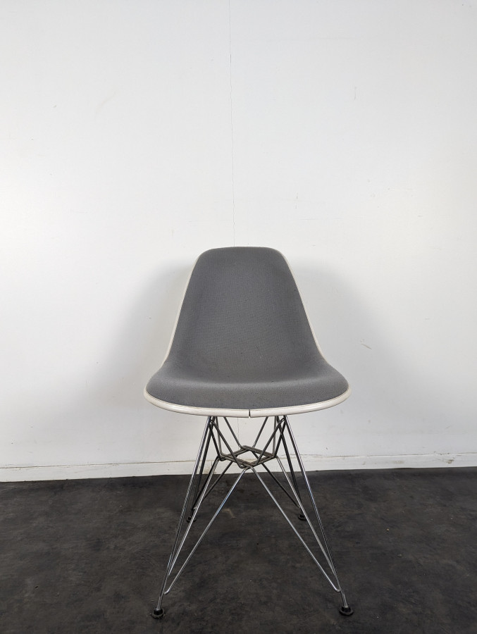 Chaise Vitra Eames DSR rembourrée grise