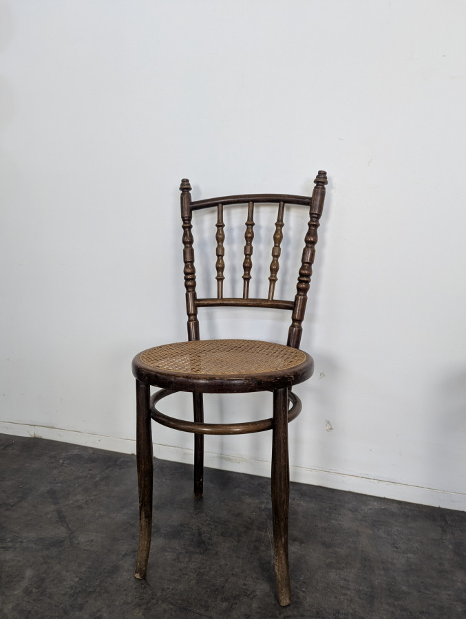 Série de 4 chaises de la maison Thonet