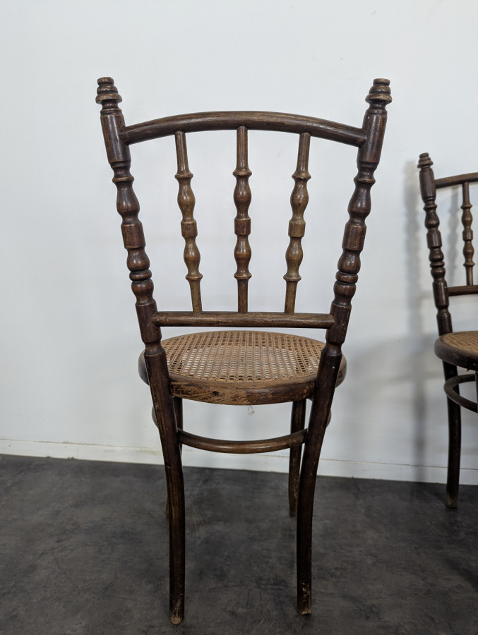 Série de 4 chaises de la maison Thonet