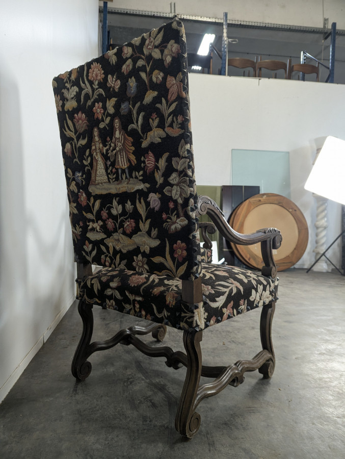 Paire de fauteuils de style Louis XIV en noyer