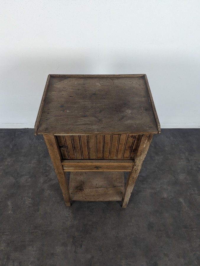 Table de chevet à rideau en chêne