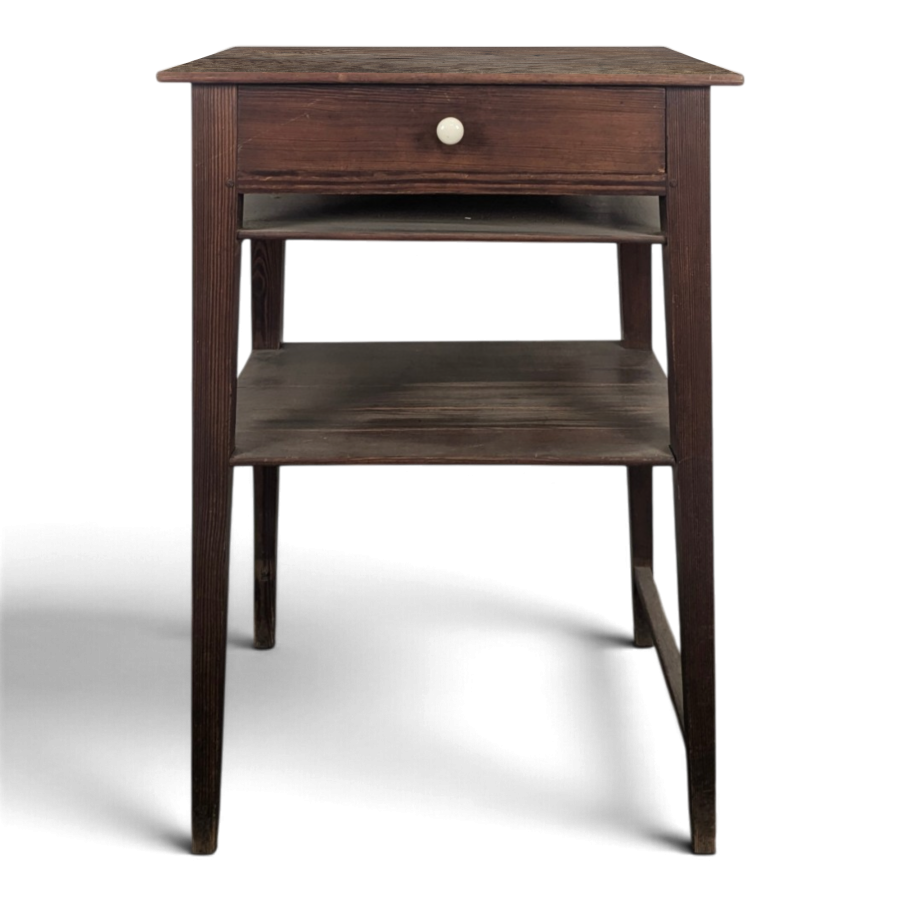Table de chevet à tiroir et tablette en bois teinté