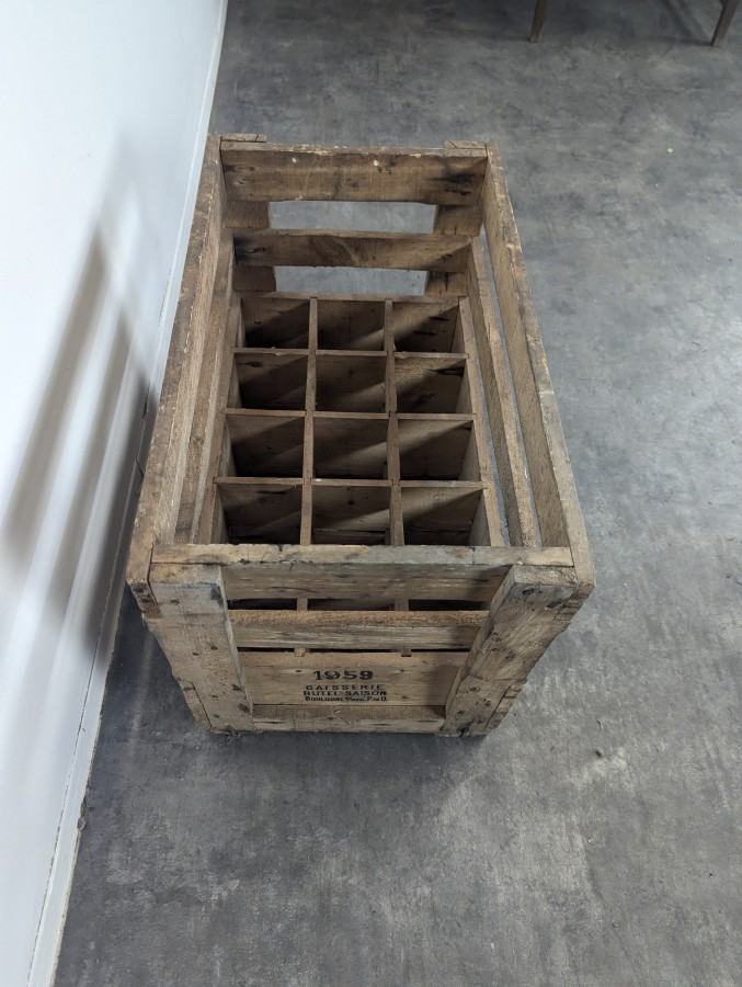 Caisse à bouteilles ancienne en bois Sagema Dieppe
