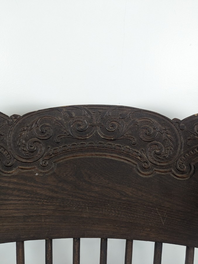 Fauteuil américain à barreaux et assise cannée
