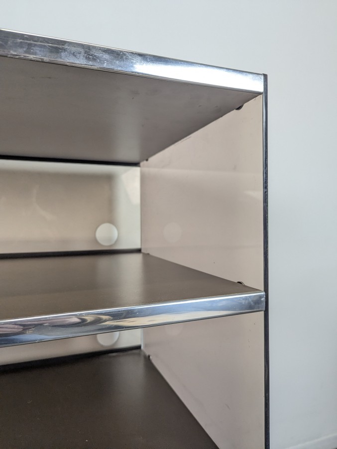 Meuble hi-fi en plexiglas fumé et métal chromé des années 70