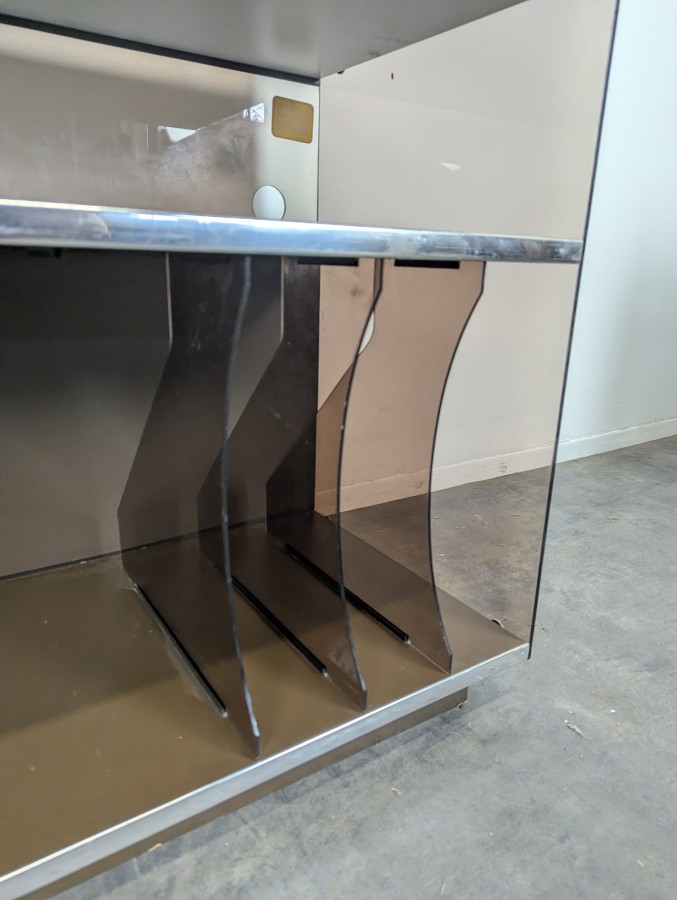 Meuble hi-fi en plexiglas fumé et métal chromé des années 70