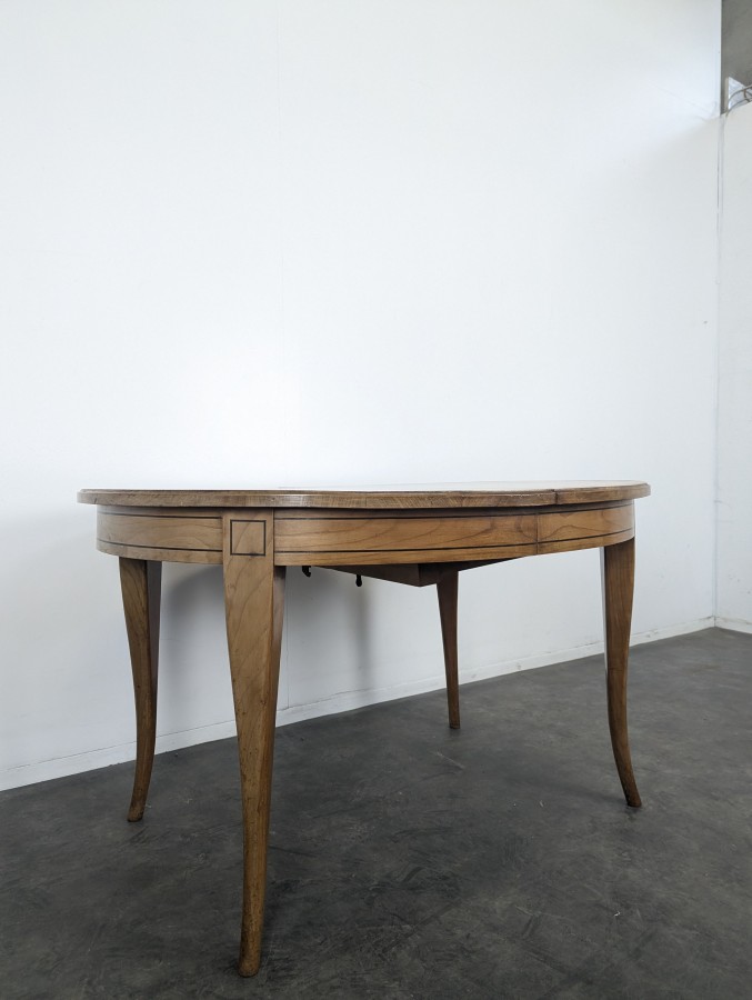 Table ovale de style Directoire en merisier à rallonge