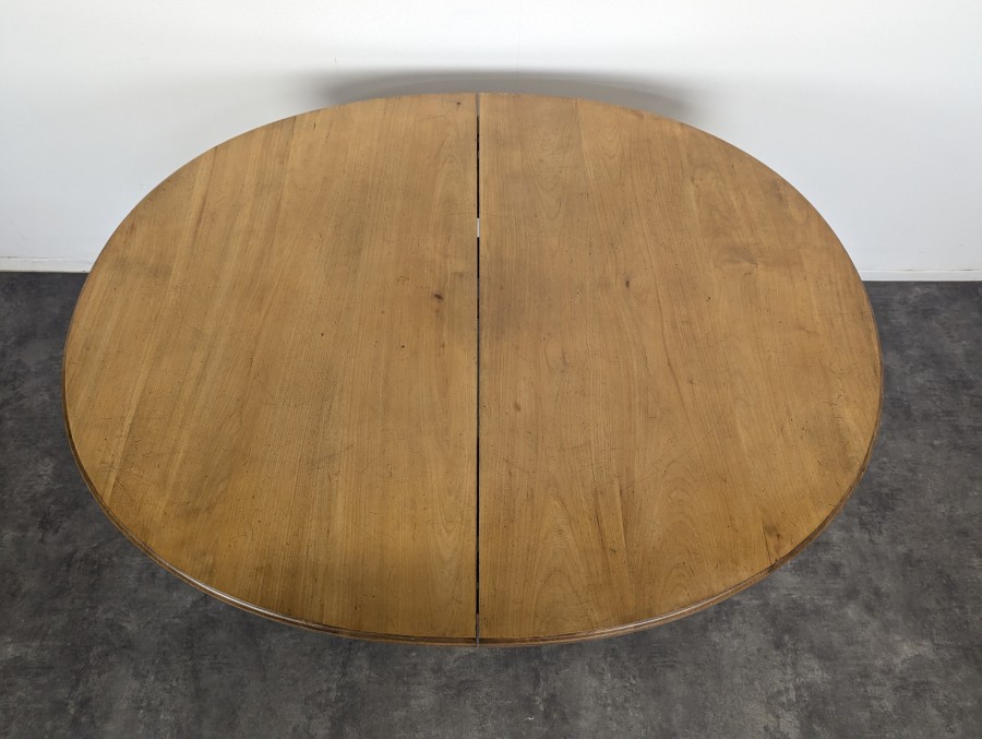 Table ovale de style Directoire en merisier à rallonge