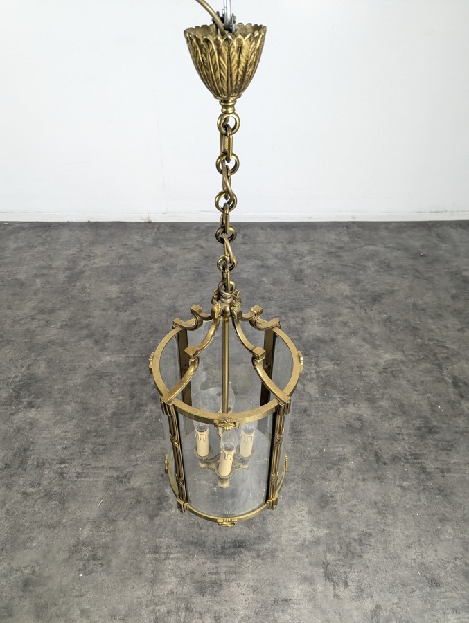 Lanterne de style Louis XVI en bronze à trois lumières