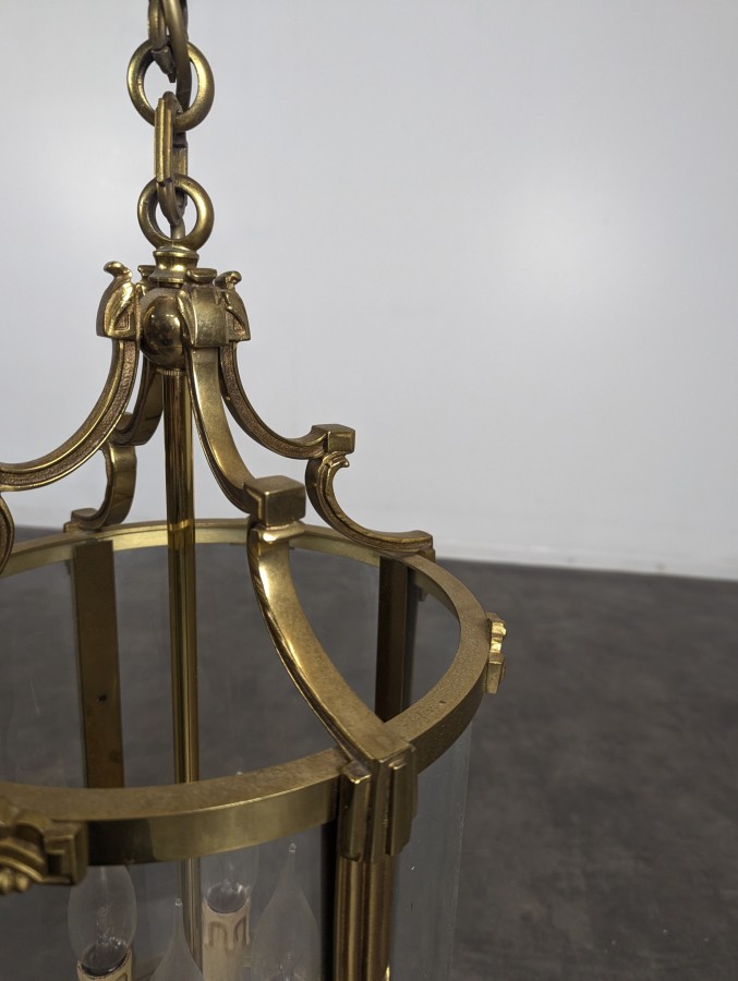 Lanterne de style Louis XVI en bronze à trois lumières