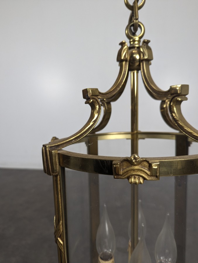 Lanterne de style Louis XVI en bronze à trois lumières