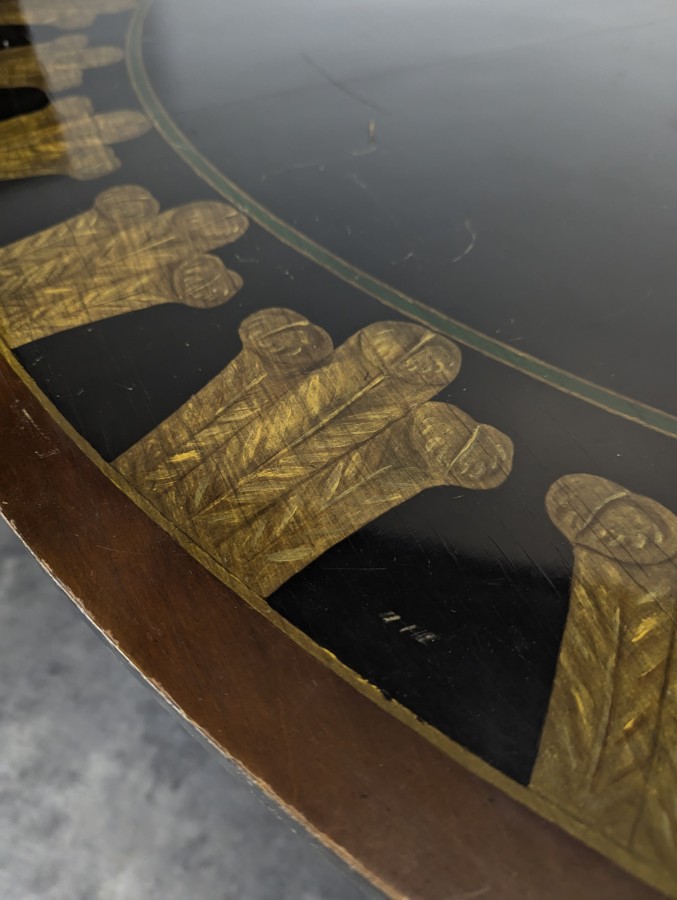 Table de salle à manger ronde de style Regency laquée noire