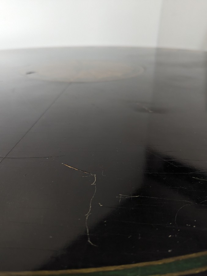 Table de salle à manger ronde de style Regency laquée noire