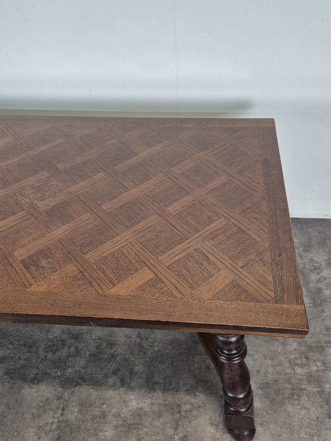 Table de salle à manger en chêne à plateau parqueté et rallonges