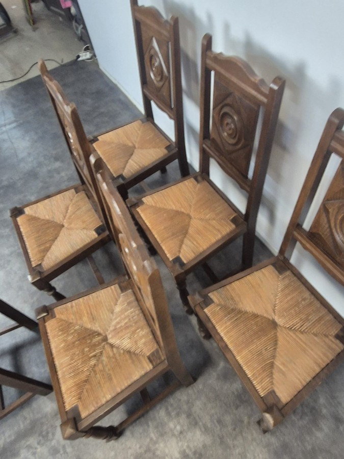 Série de 6 chaises paillées en chêne sculpté