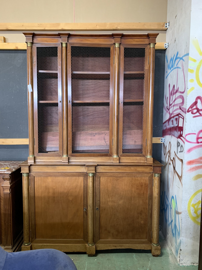 Bibliothèque de style empire grillagée