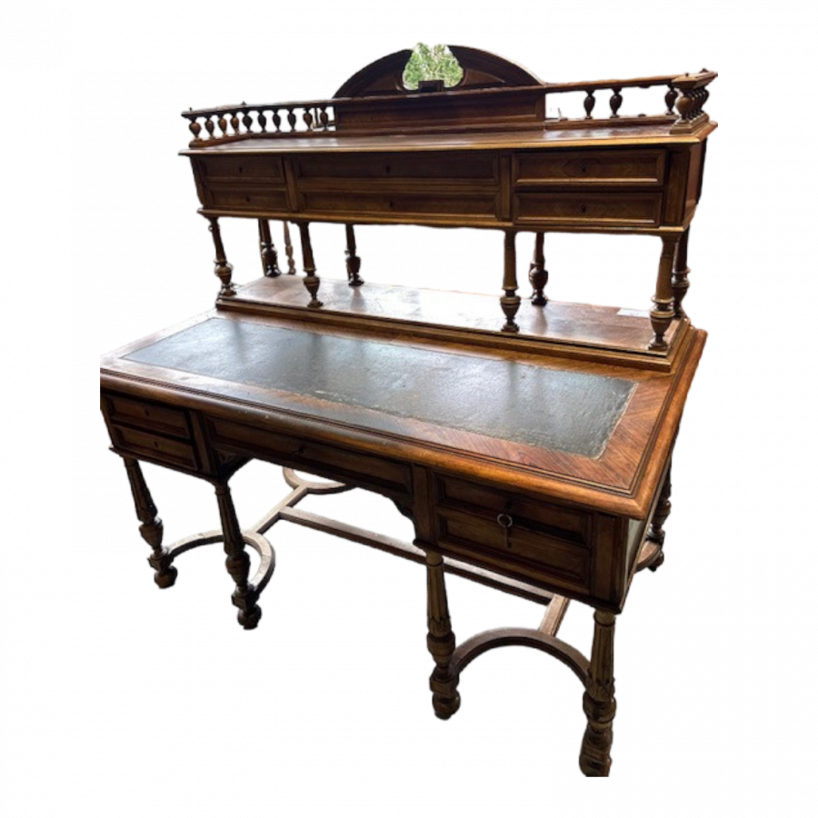 Beau bureau à gradin de style Henri II