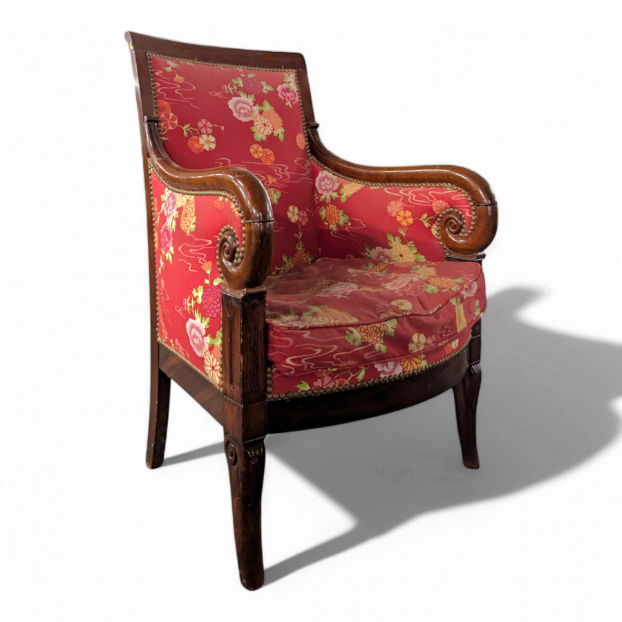 Bergère rouge en noyer