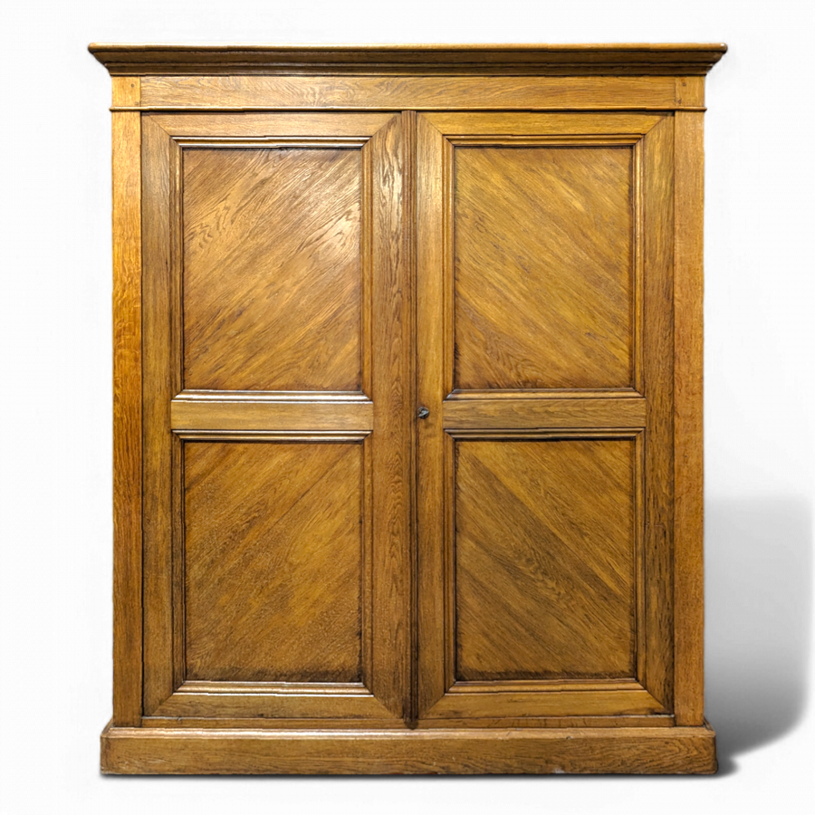 Meuble de métier ou armoire de notaire en chêne