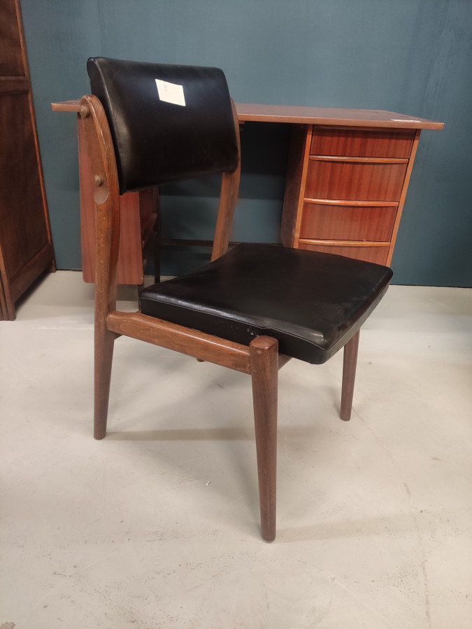Chaise Vintage scandinave assise et dossier en cuir noir