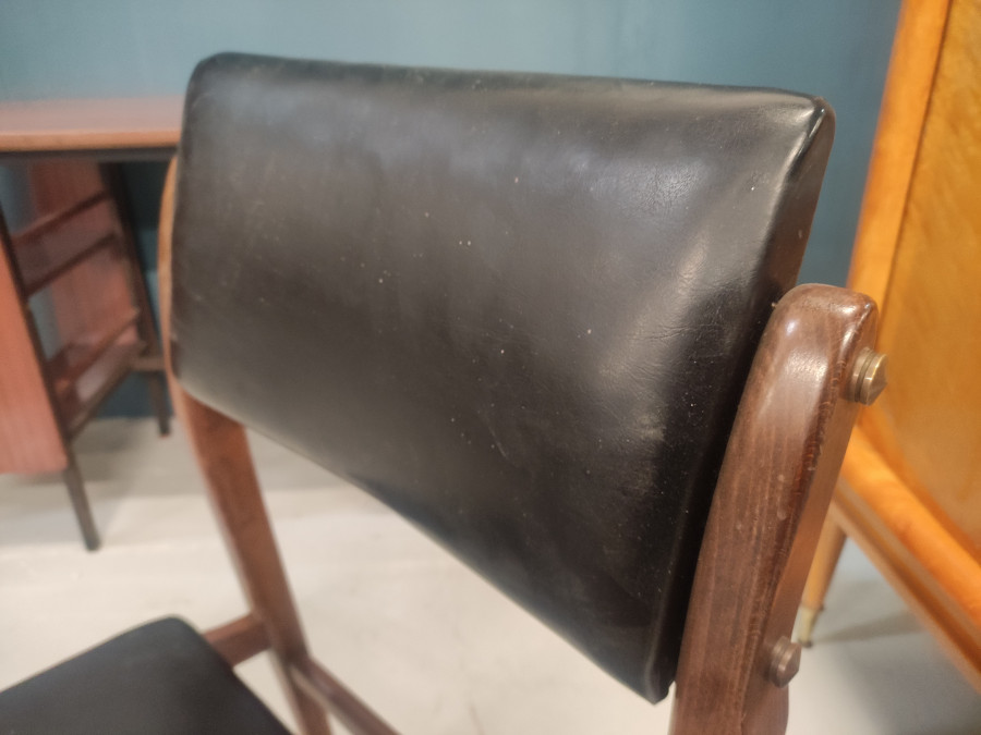 Chaise Vintage scandinave assise et dossier en cuir noir