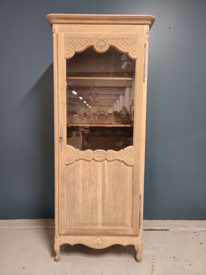 Bonnetière Vitrine en chêne décapée