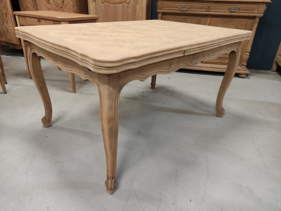 Belle table Baroque en chêne décapée avec allonges à l'italienne