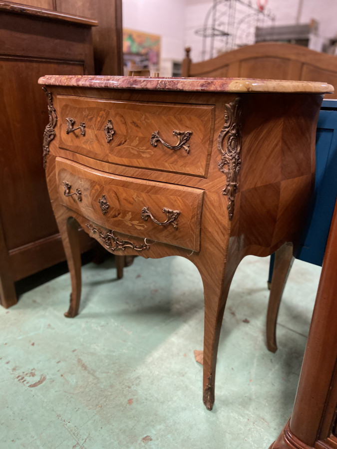 Petite commode marqueterie de bois de rose