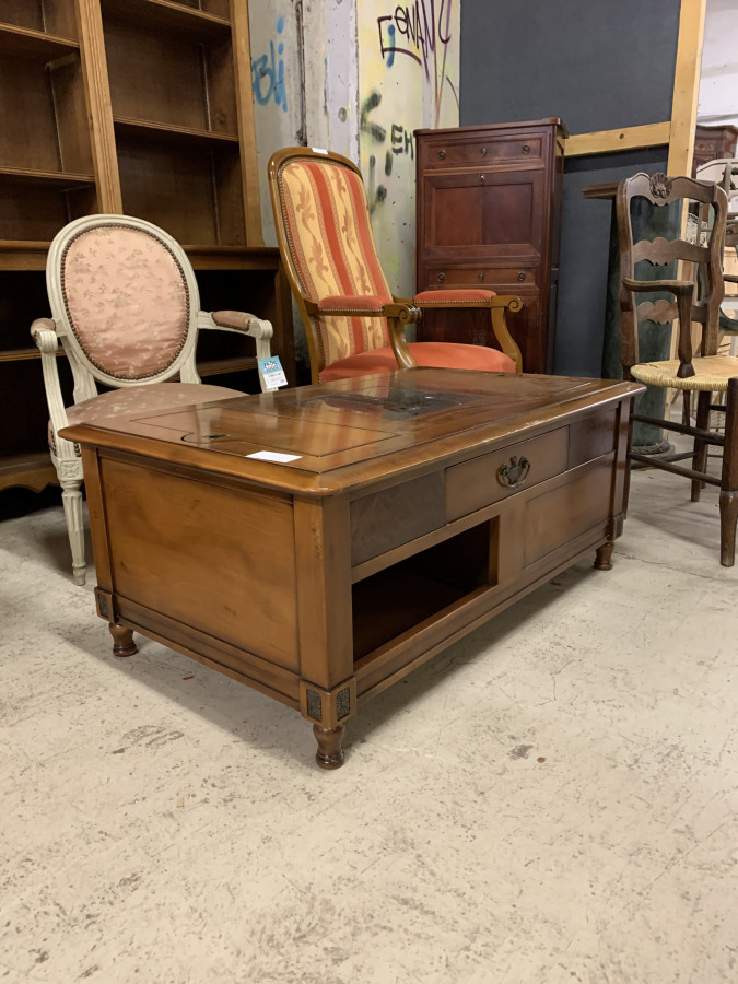 Table basse en merisier de fabrication moderne