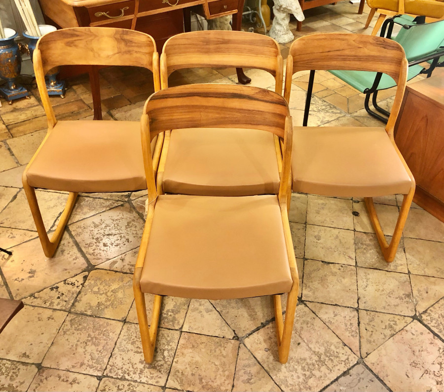 Superbe série de 4 chaises traîneaux design par Baumann