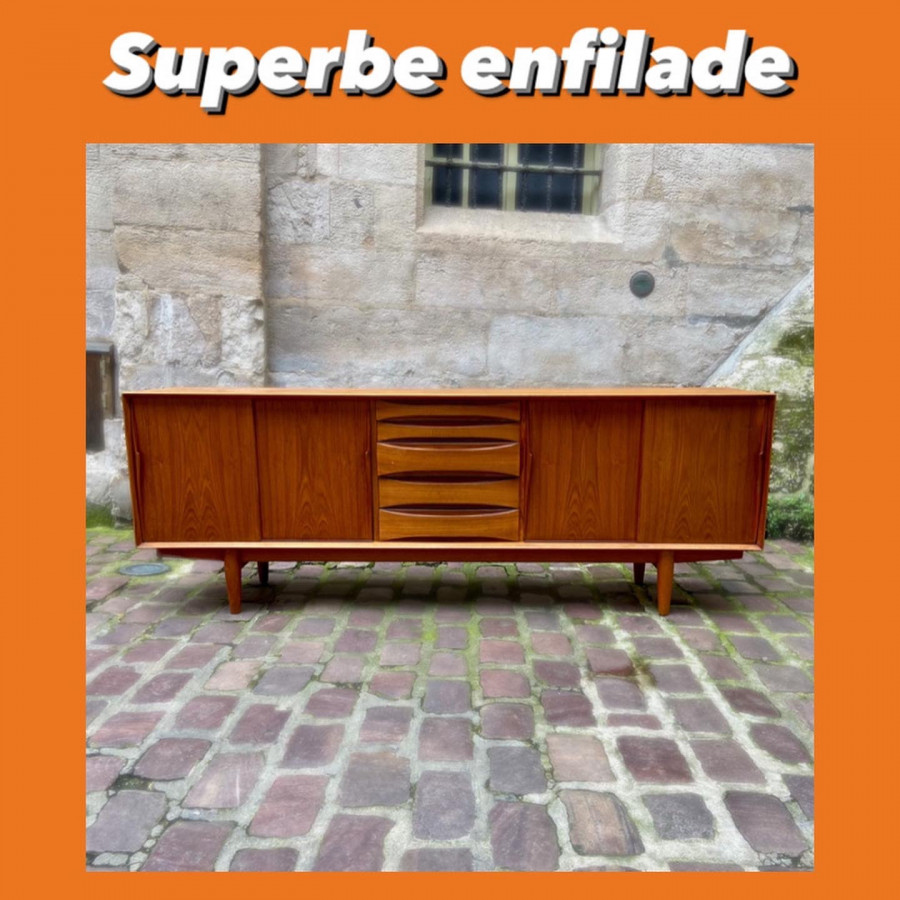 Superbe enfilade en teck d'Arne Vodder