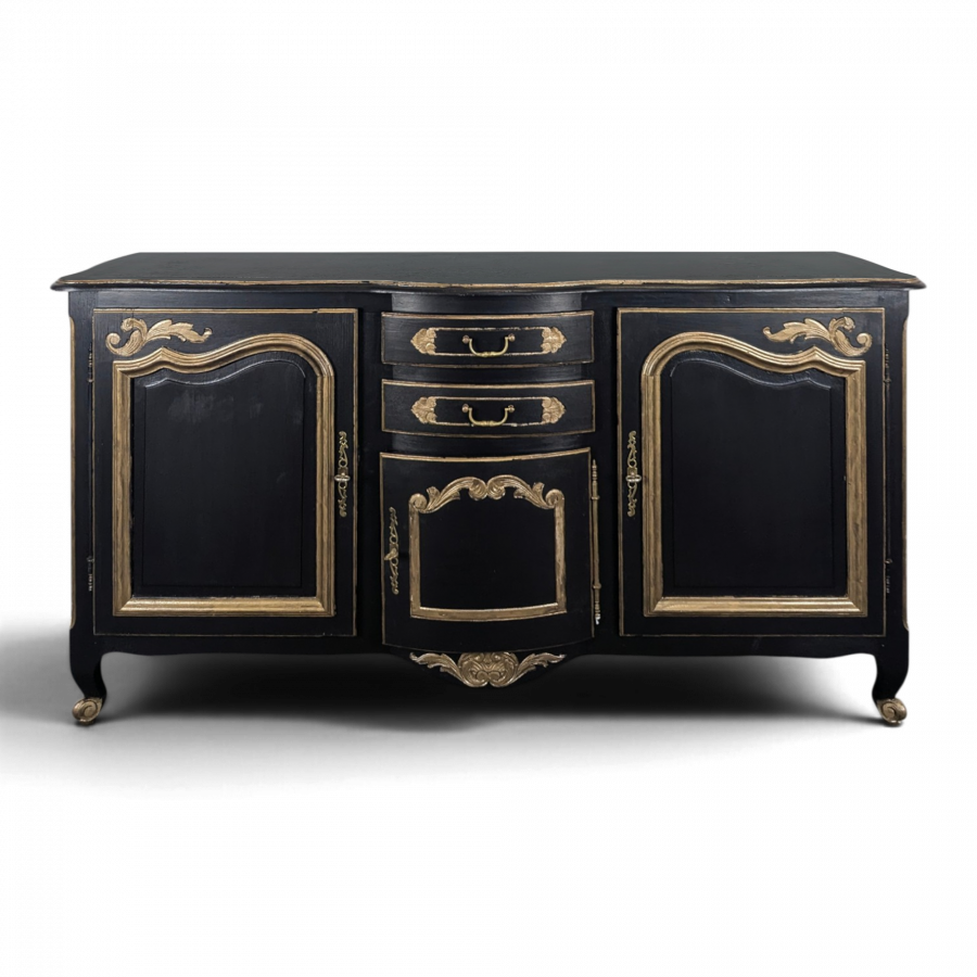 Grand buffet de style Louis XV en chêne laqué noir et rechampi or