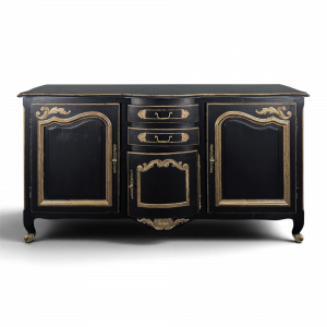 Grand buffet de style Louis XV en chêne laqué noir et rechampi or