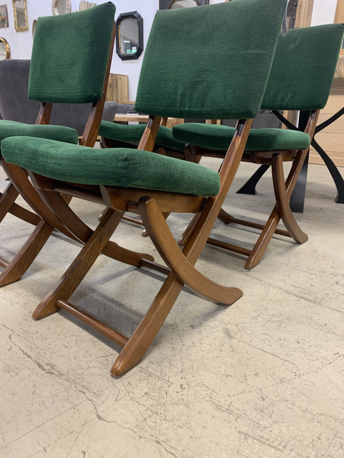 Belle série de quatre chaises vintage