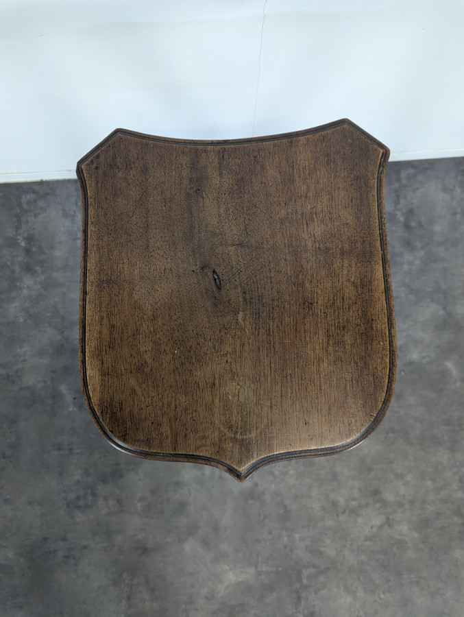 Guéridon blason