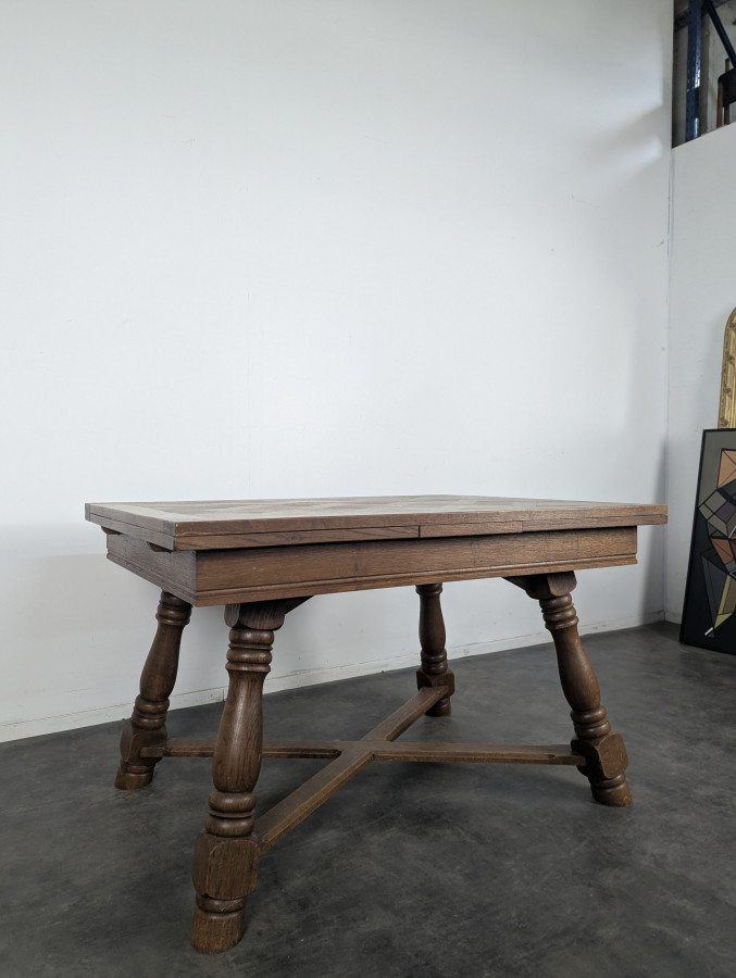 Table Suisse en chêne allonge à l'italienne