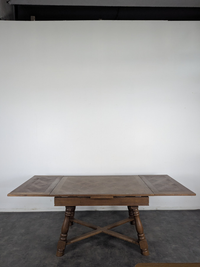 Table Suisse en chêne allonge à l'italienne