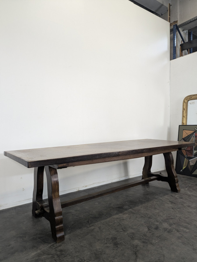 Table espagnole en chêne massif