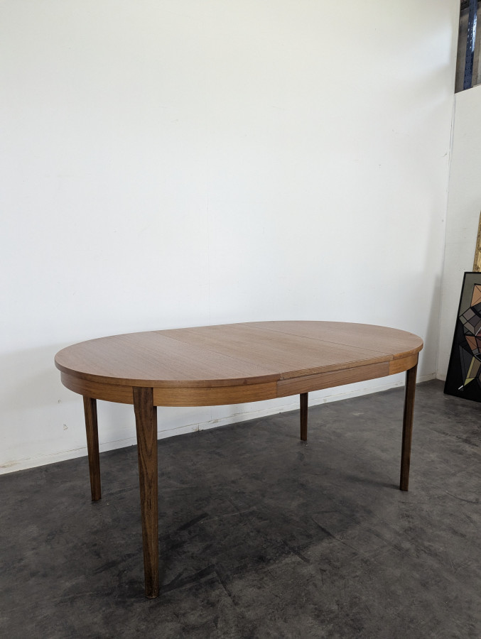 Table scandinave en teck