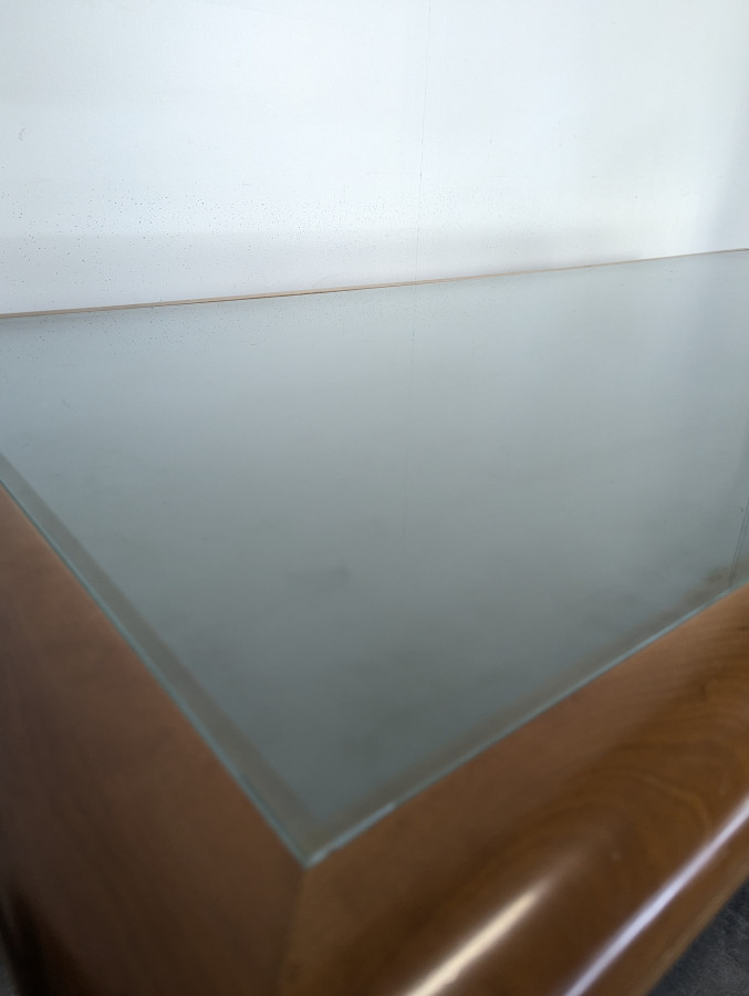 Grande table de repas en verre et merisier